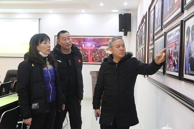 5、蘇總與韓總一行在金寨生產(chǎn)基地會議室.JPG